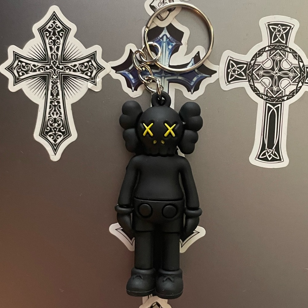 KAWS KEYCHAIN